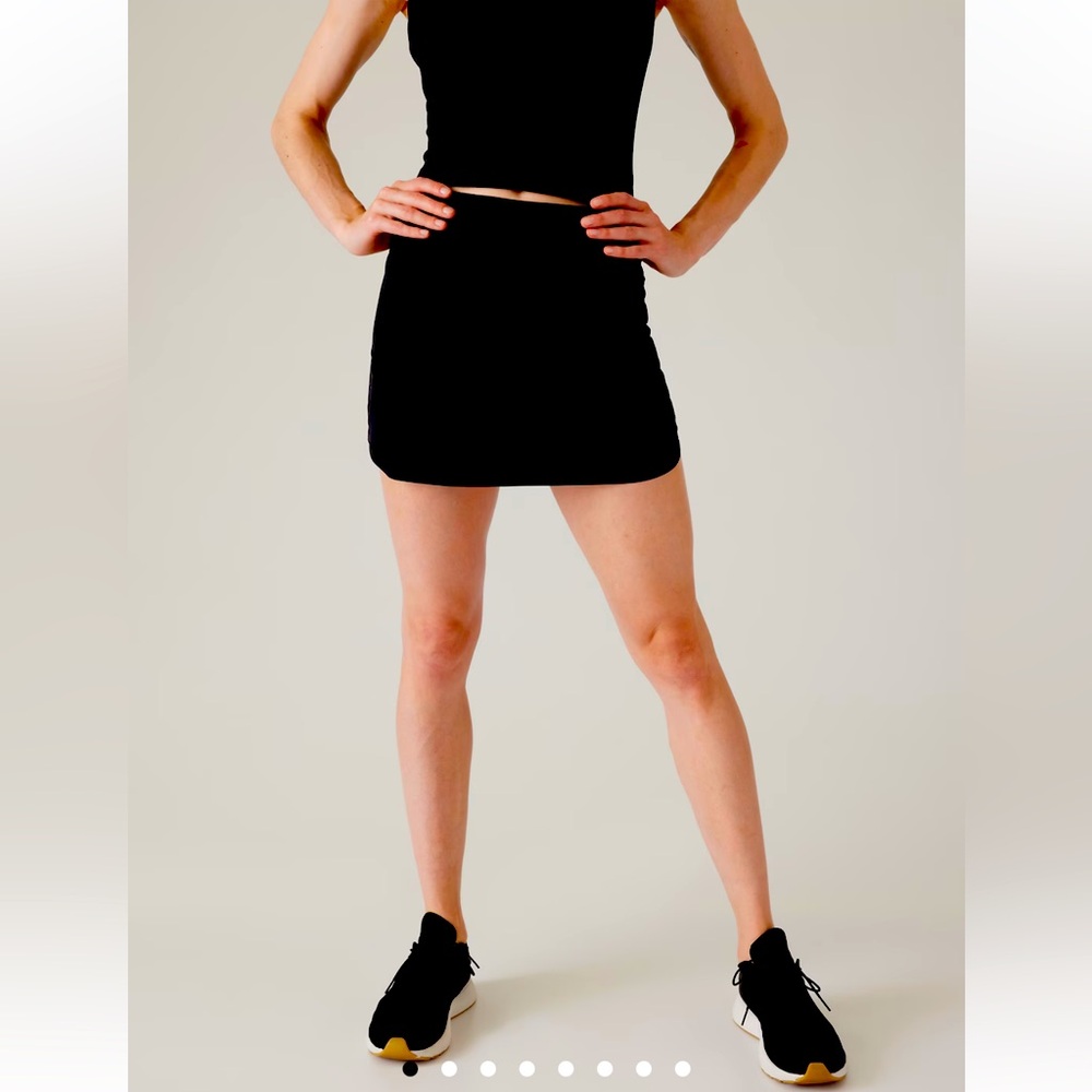 NWT Athleta Run wit it high rise 14’’ skort